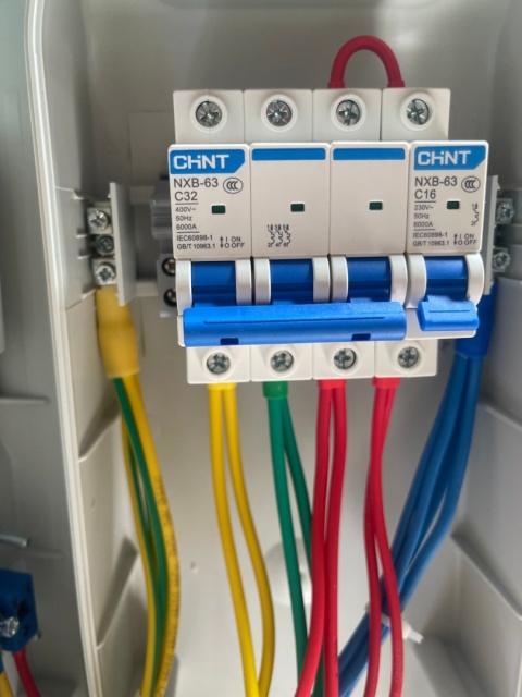 Rozdzielnica Przenośna 2×230 V + 2×32 A